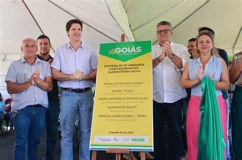 Governo de Goiás entrega 30 casas custo zero em Chapadão do Céu Casa