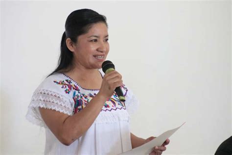 Encabeza diputada Macrina Vallejo ceremonia de graduación del curso