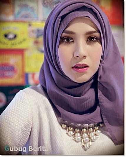 gambar wanita berhijab cantik  indonesia cantik