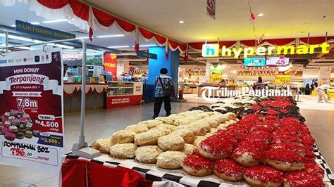 Meriahkan Kemerdekaan Ri Ke Hypermart Gelar Mini Donat Terpanjang