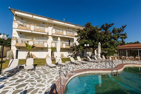 hotel fourka beach artgreekpropertygr