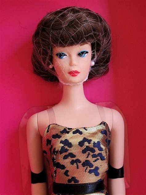 1961 Brownette BUBBLE CUT BARBIE Doll Repro NRFB W Shipper GXL25