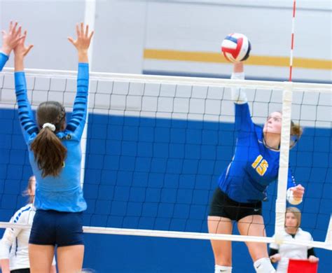 Wiaa Volleyball Zephyrs Blow Past Oconto Blue Devils