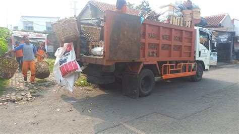 Waduh Armada Truk Sampah Pemkab Nyelonong Angkut Ke Wilayah Kota