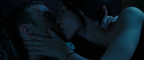 Nude Video Celebs Odette Annable Sexy The Unborn 2009