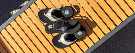 Sale Flip Flops Yellow Box