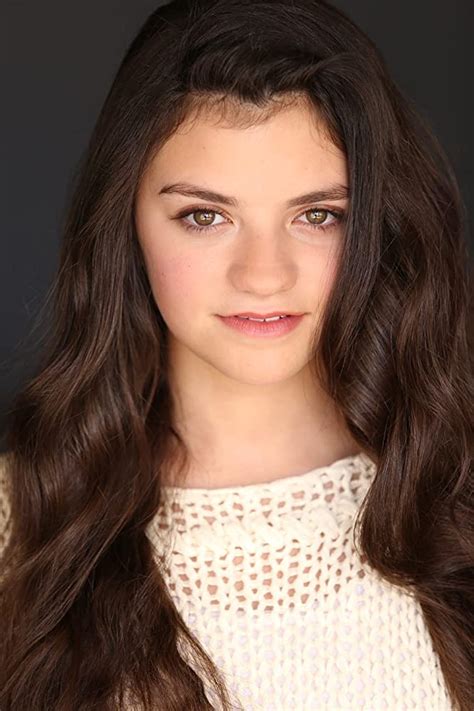 Eva Bella - Biografía, mejores películas, series, imágenes y noticias