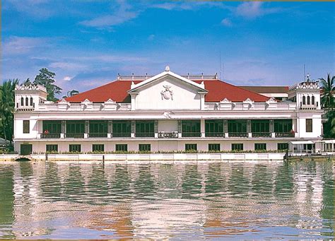 The Malacañang Palace: 5 Facts to Know About The Presidential Palace ...