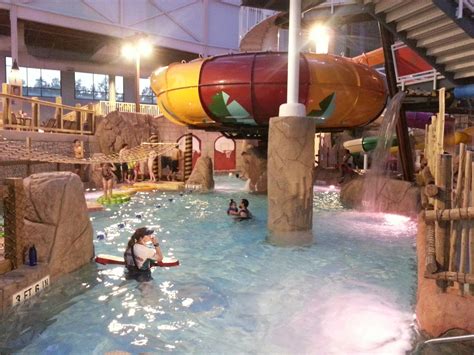 Camelback Lodge and Aquatopia Indoor Waterpark – A Poconos Must Do!