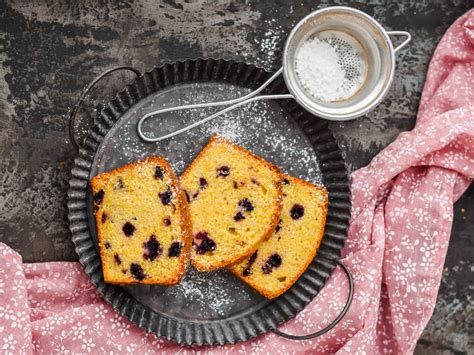 Gâteau à la polenta et aux pruneaux Recette de Gâteau à la polenta et