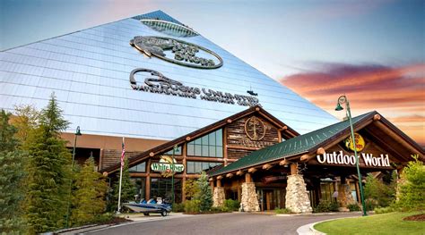 Big Cypress Lodge The Bass Pro Shop Resort Memphis Touristsecrets