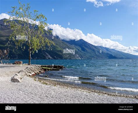 Klassisches Panorama Der Strände Am Alpinen Gardasee Italien