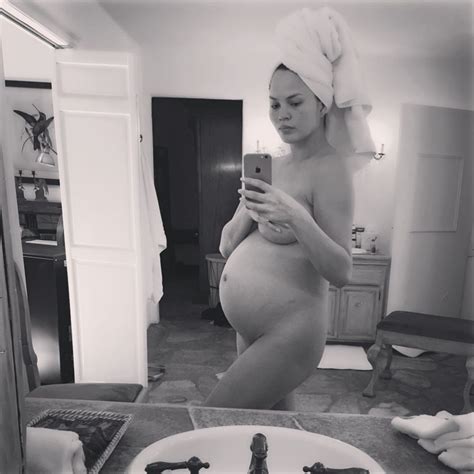 Chrissy Teigen Nude