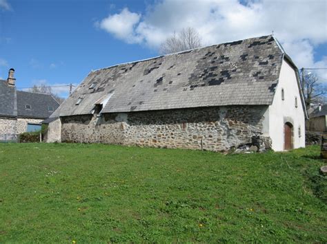 Transformation D Une Grange En Habitation Saint Bonnet De Salers