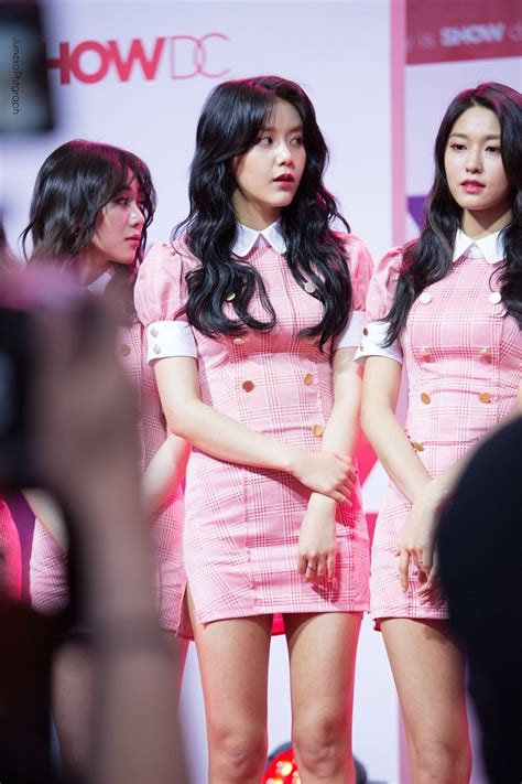 Hyejeong's body is on par with Seolhyun's? - K-POP, K-FANS