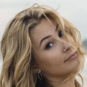 Hot Sexy Elsie May Kasdaglis Bikini Pics