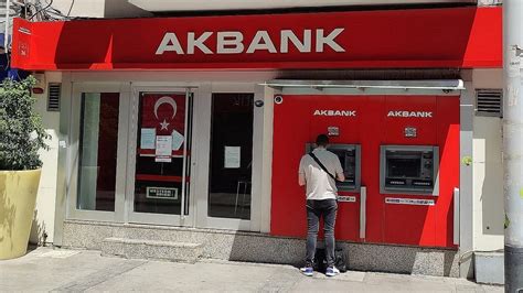 Akbank Hesap Bloke Kald Rma Lemi Nas L Ger Ekle Tirilir Tozlu Mikrofon