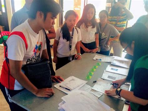 Taguig high school students taught to save young | Inquirer News