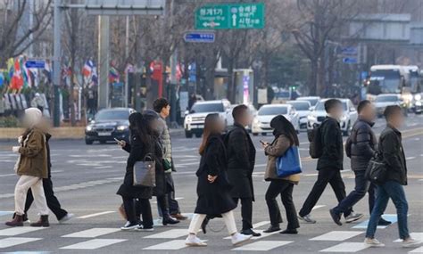 직장인 2명 중 1명 회사에 마음 뜬 ‘조용한 퇴사자 최소한의 일만 한다 조선비즈