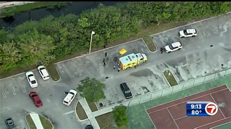 Man Found Dead Near Apartment Complex In Miami Gardens After Reports Of Shots Fired Wsvn 7news