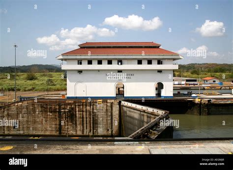 Centro de control de las Esclusas de Miraflores del Canal de Panamá