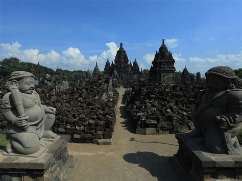 Pariwisata Provinsi Jawa Tengah Tourist Destination SEWU TEMPLE