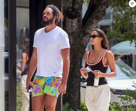 Exclusif Joakim Noah Et Sa Fianc E Lais Ribeiro Se Baladent Miami