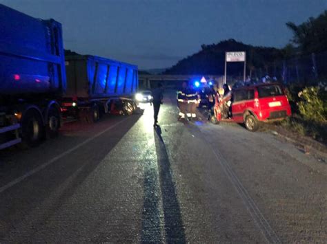 Patti Grave Incidente Sulla Strada Provinciale A Scorrimento Veloce