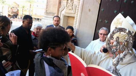 En El Bautismo Jes S Abre Las Puertas Del Cielo Diocesis De Cadiz Y