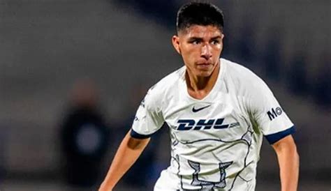 Piero Quispe Hinchas De Pumas Unam Enojados Con El Volante Peruano