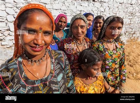 India Rajasthan Pushkar Group Of Young Women From Gypsy Families