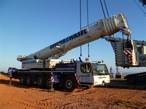 Krane Autokrane Liebherr Fotos Fahrzeugbilder De