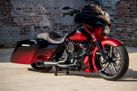 Custom Harley Davidson Street Glide Hides A 2000cc Heart Under Its Hot