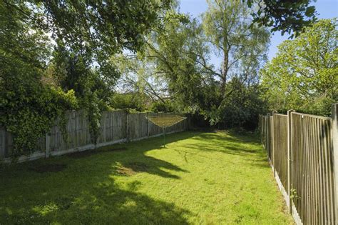 Kent Avenue Canterbury 3 Bed Semi Detached House For Sale £290 000