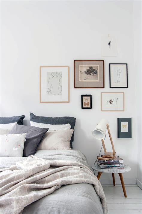 20+ Bedroom Art Ideas - HMDCRTN