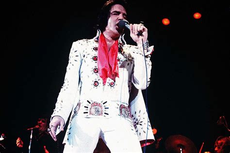 10 Best Elvis Presley Songs of All Time - Singersroom.com