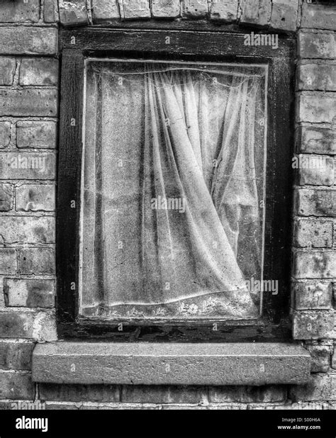 Derelict Window Detail Hi Res Stock Photography And Images Alamy