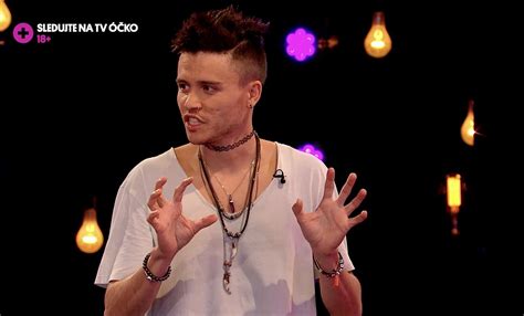 Naked Attraction Británie jsou lepší velká prsa nebo malá prsa OCKO TV