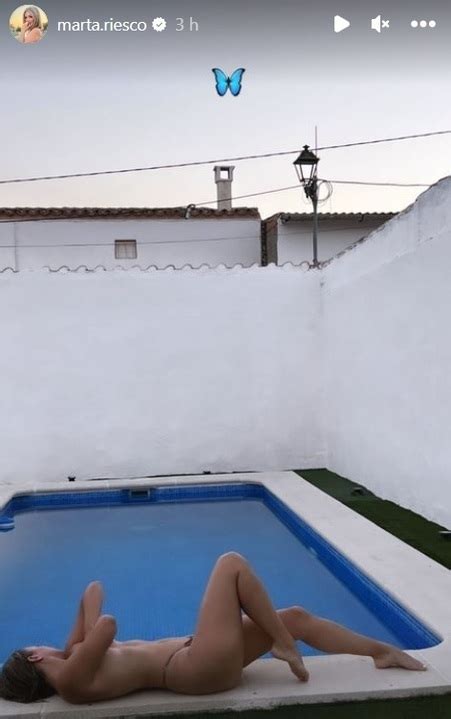 Marta Riesco Incendia Instagram Con Un Nuevo Topless En La Piscina