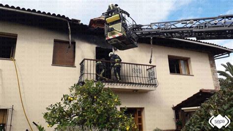 El Tapín Tres Personas Intoxicadas Por Inhalación De Humo En El Incendio De Una Vivienda En La