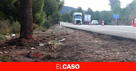 Tragedia En Montblanc Chocan Contra Un Rbol En La N Y Mueren Dos