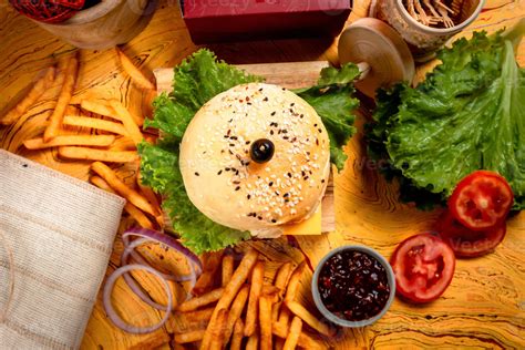 Churrasco Carne Queijo Hamburguer Franc S Fritas Batata E Tomate