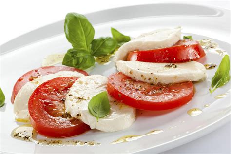 Ensalada De Jitomate Y Queso Panela