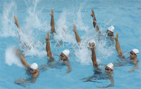 Evaluasi Tim Renang Indah Antara Foto