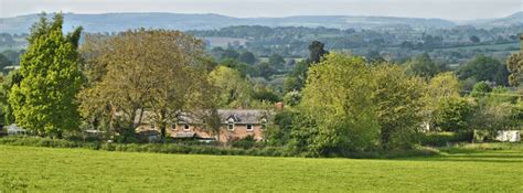 Hilltop Cottages Philip Pankhurst Cc By Sa Geograph Britain