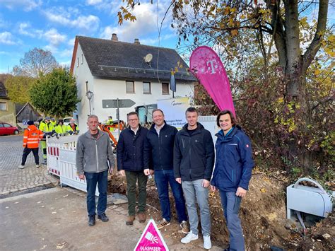 Spatenstich F R Den Glasfaserausbau In Velburg Glasfaserplus