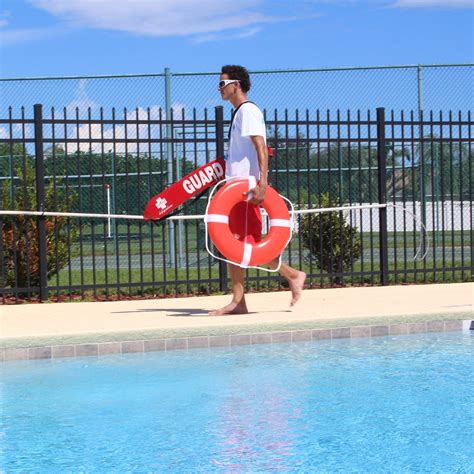 5 Things You Probably Didn't Know About Pool Lifeguards - Lifeguard TV