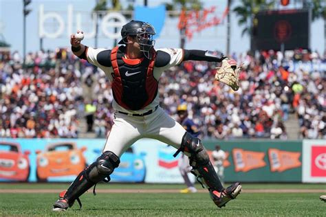 Noticeably Thinner Blake Sabol Returns To Giants Lineup