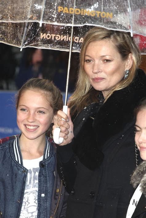 Photo Kate Moss Et Sa Fille Lila Grace Premi Re Du Film Paddington