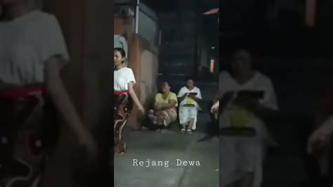 Persiapan Ngayah Tari Rejang Dewa Youtube